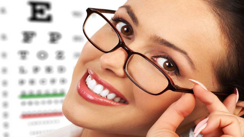 Tips for Selecting Eyeglasses in Hutchinson, KS